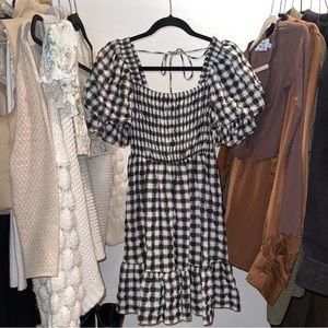 Cute sun dress for spring!